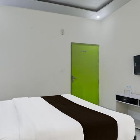 Super Hotel O Banthara Near Airport Banthra Sikandarpur ภายนอก รูปภาพ