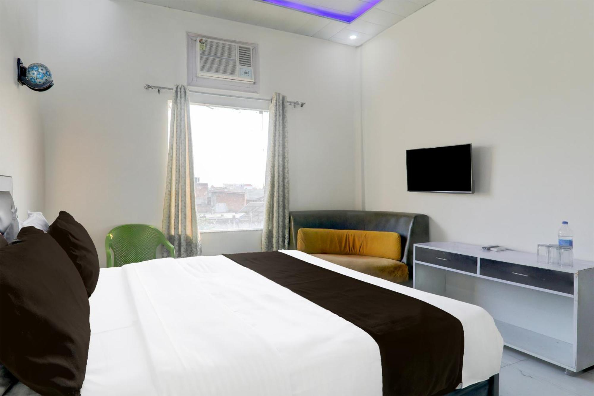 Super Hotel O Banthara Near Airport Banthra Sikandarpur ภายนอก รูปภาพ