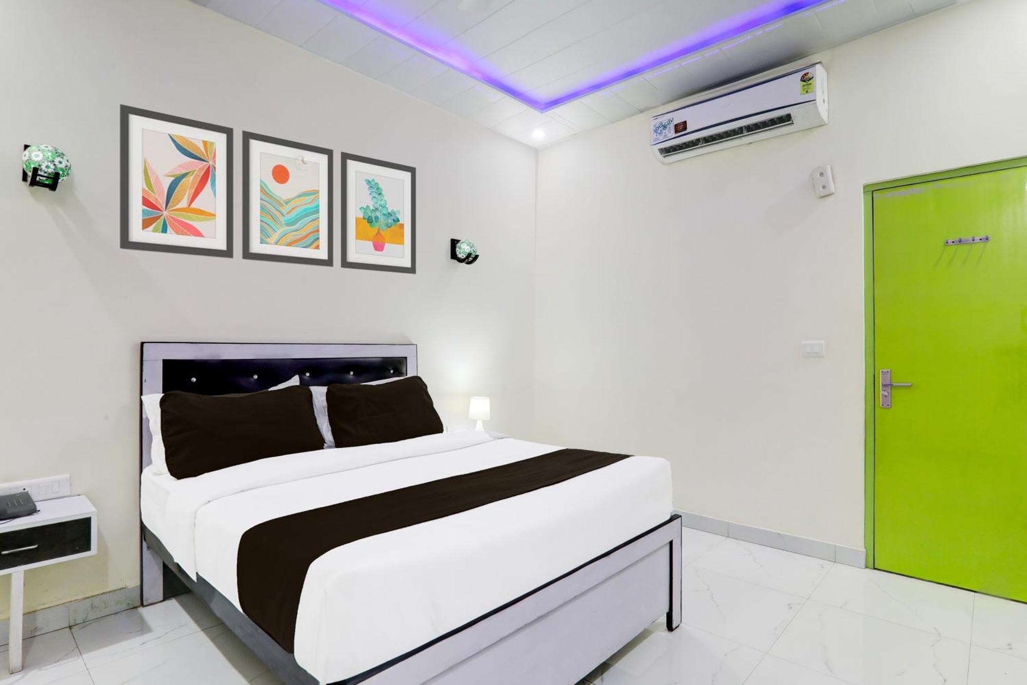 Super Hotel O Banthara Near Airport Banthra Sikandarpur ภายนอก รูปภาพ