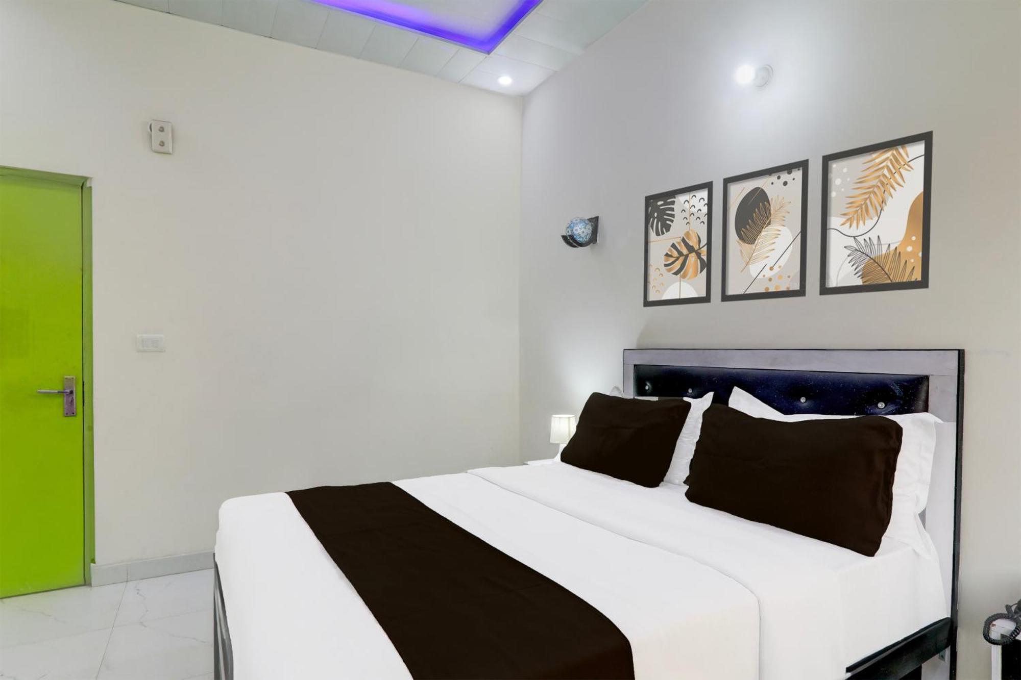 Super Hotel O Banthara Near Airport Banthra Sikandarpur ภายนอก รูปภาพ